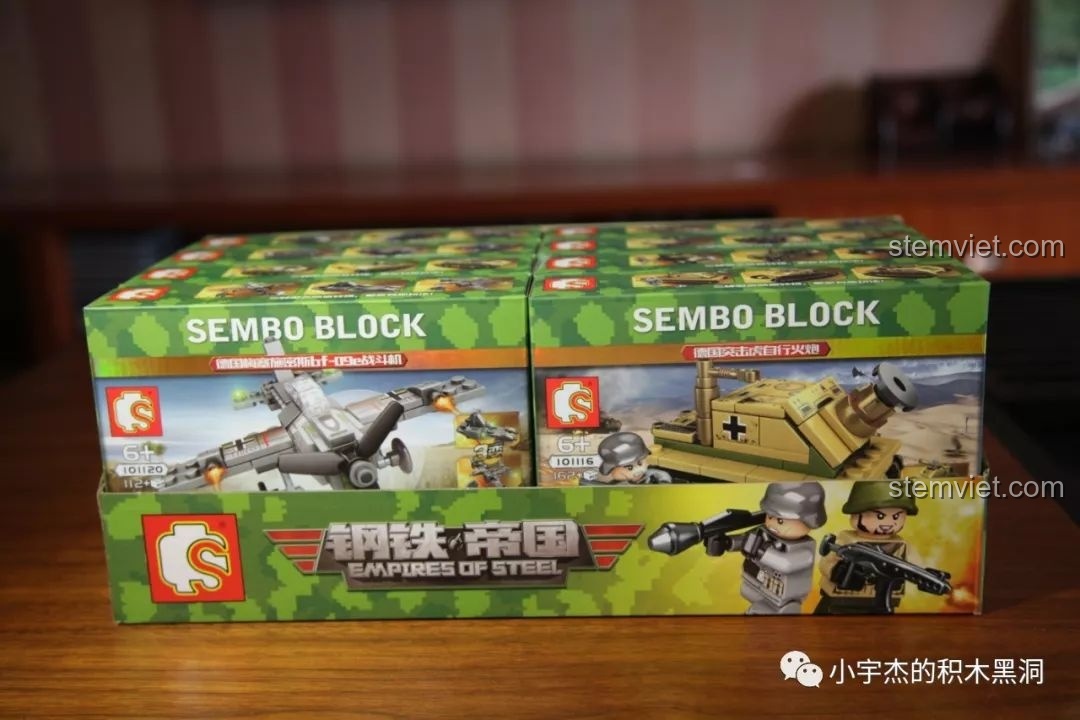 Hộp trưng bày của bộ sưu tập xe quân sự Đế Chế Thép SEMBO, một món đồ chơi lắp ráp sáng tạo cho bé trai 6 tuổi.