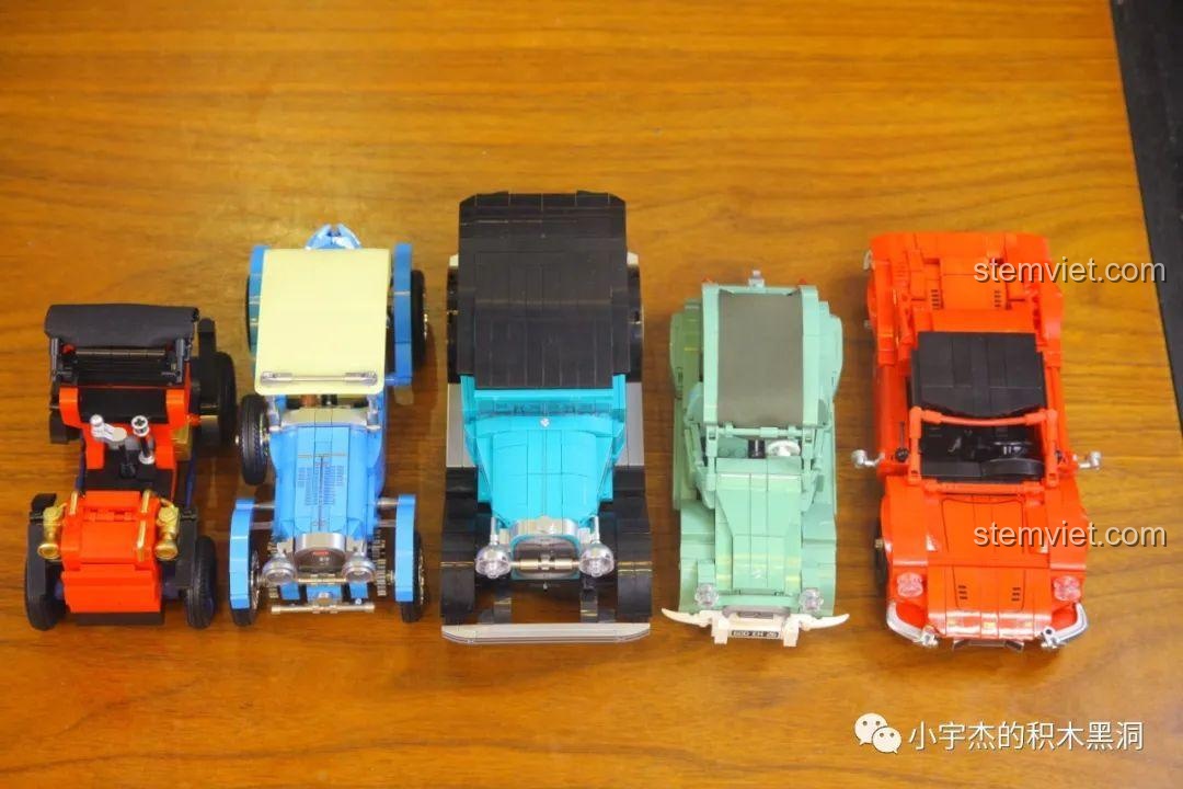 Năm mô hình xe cổ điển từ bộ sưu tập Beijing Auto Museum của SEMBO, nhìn từ trên xuống.