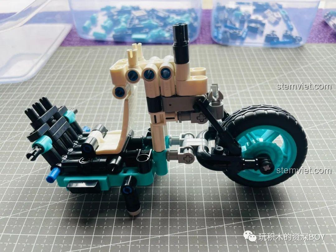 Góc nhìn khác của bộ sưu tập 4 mô hình xe điện ZHEGAO, thể hiện sự đa dạng thiết kế.