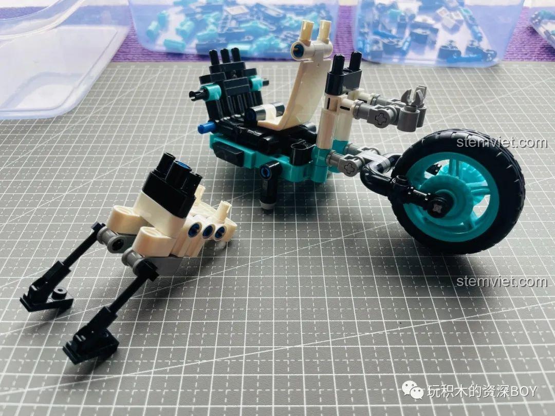 Bộ sưu tập 4 mô hình xe điện ZHEGAO QL1268, QL1267, QL1266, QL1265 đã hoàn thành, sẵn sàng trưng bày.