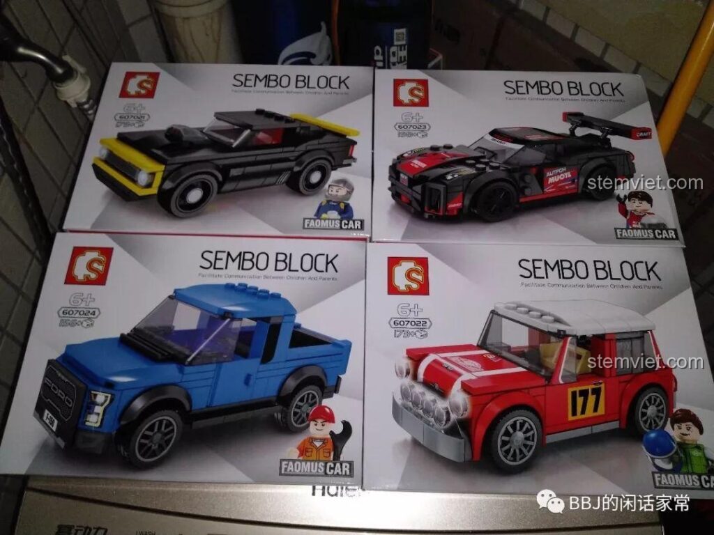 Bốn hộp đồ chơi lắp ráp xe hơi SEMBO, trong đó có bộ SEMBO 607024 Xe Bán Tải Ford F-150 Raptor màu xanh.
