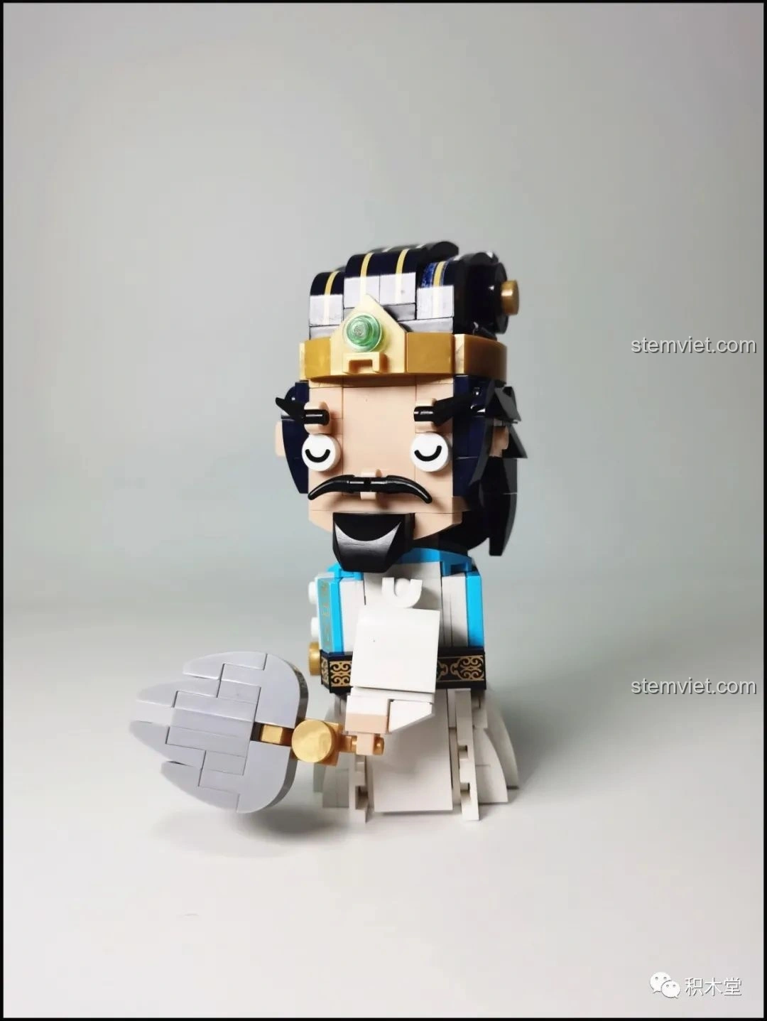 Bộ tứ mô hình Sluban Q-Bricks Tam Quốc với vũ khí đặc trưng của từng nhân vật.