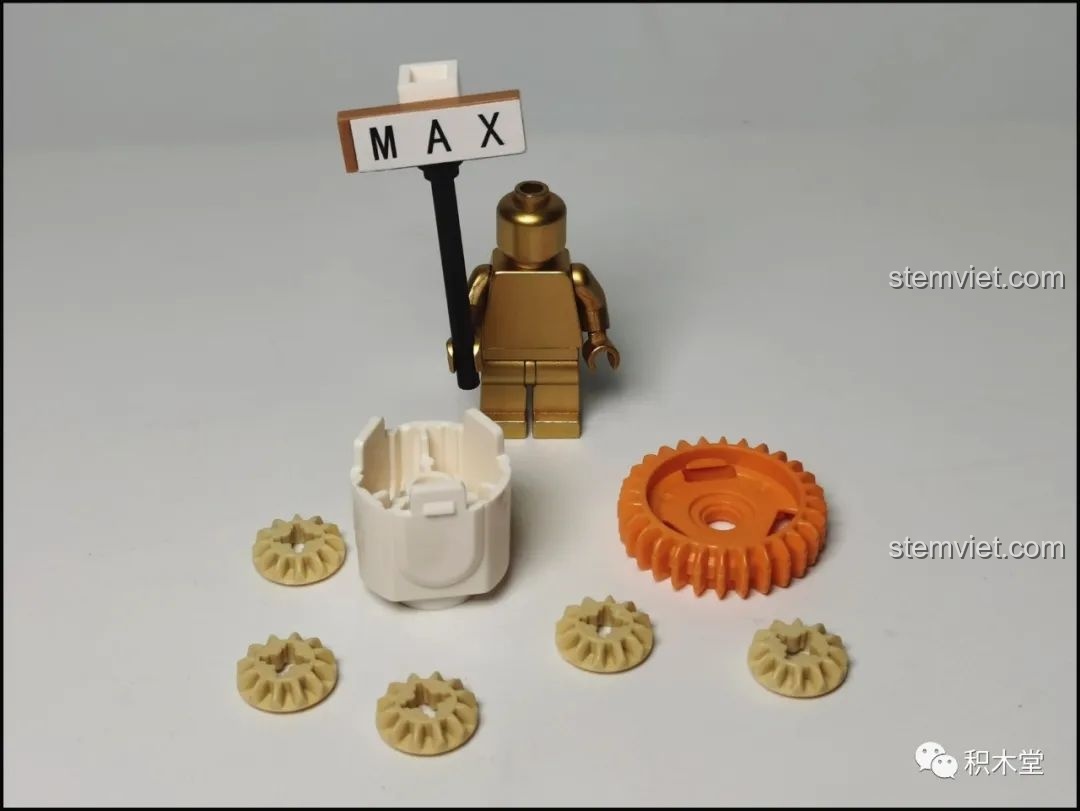 Cận cảnh bộ vi sai thế hệ mới của CaDA trong bộ C61027, một chi tiết technic quan trọng cho hệ truyền động.