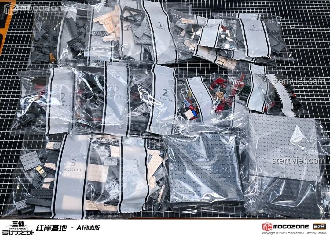 Các túi mảnh ghép được phân loại và đánh số của bộ xếp hình Hồng Ngạn Cơ Địa Tam Thể Yangheda YHD 900500200020.