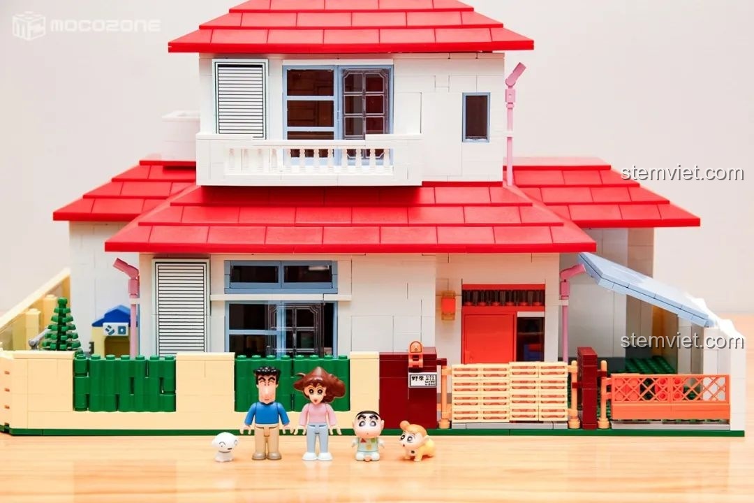 Góc nhìn tổng thể của bộ lắp ráp Ngôi nhà của Shin-chan Keeppley K20612, một mô hình lớn và ấn tượng.