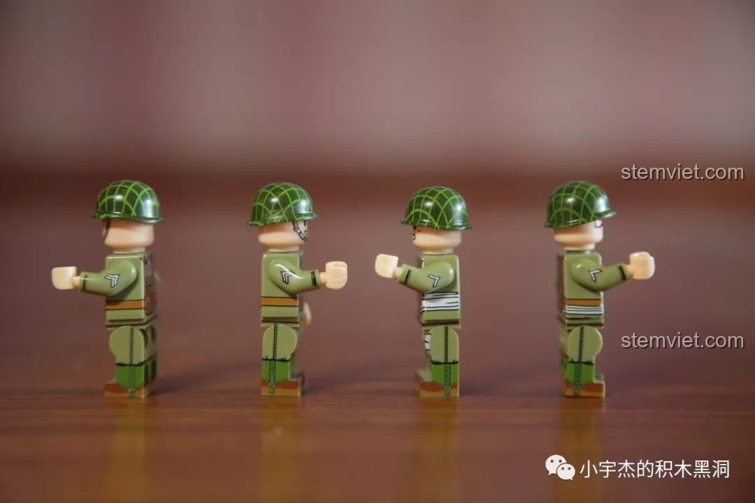 Toàn bộ đội hình lính Mỹ và xe tăng Thế chiến II Sherman 100081, sẵn sàng cho mọi nhiệm vụ.