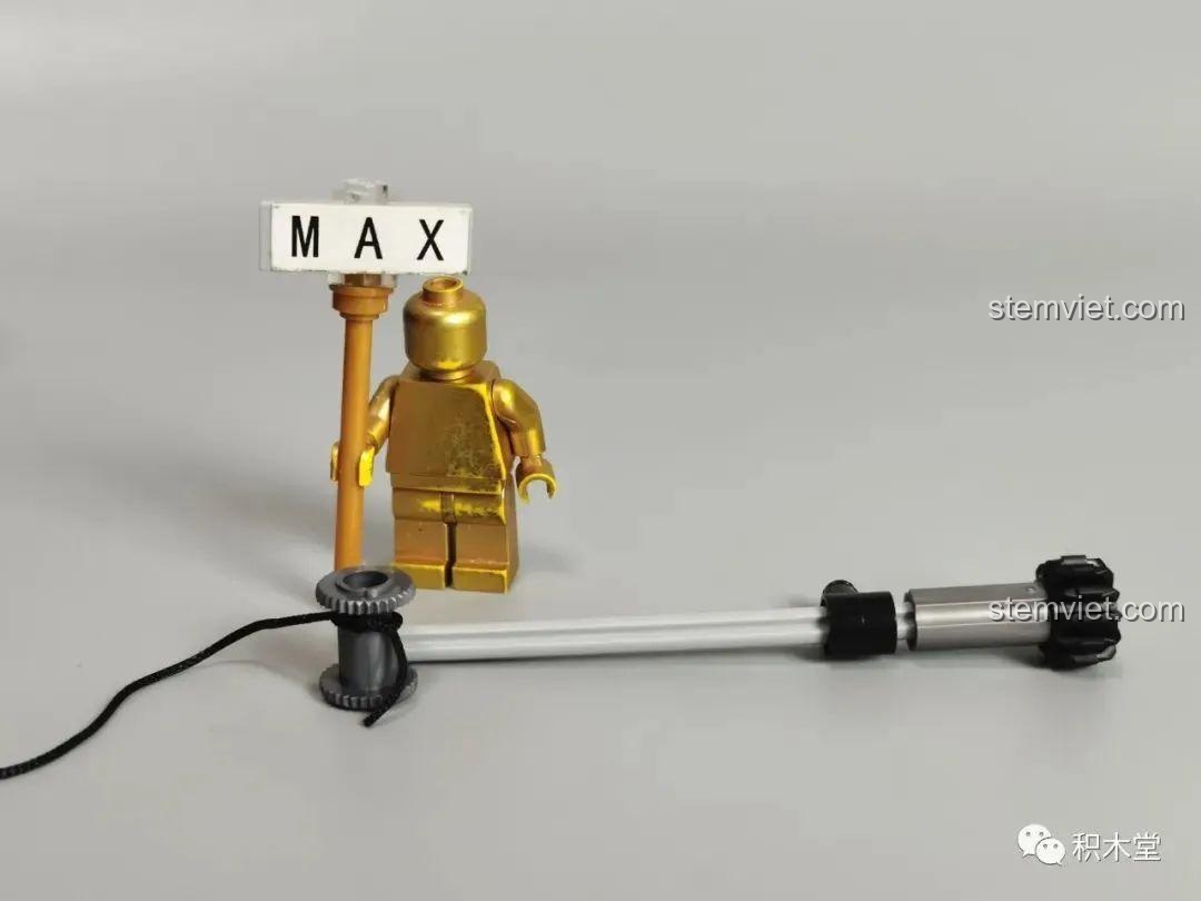 Bộ tời kéo phía trước của Xe Jeep Quân Sự Mạnh Mẽ Taigaole T4015, với dây và móc, cần được lắp ráp cẩn thận.