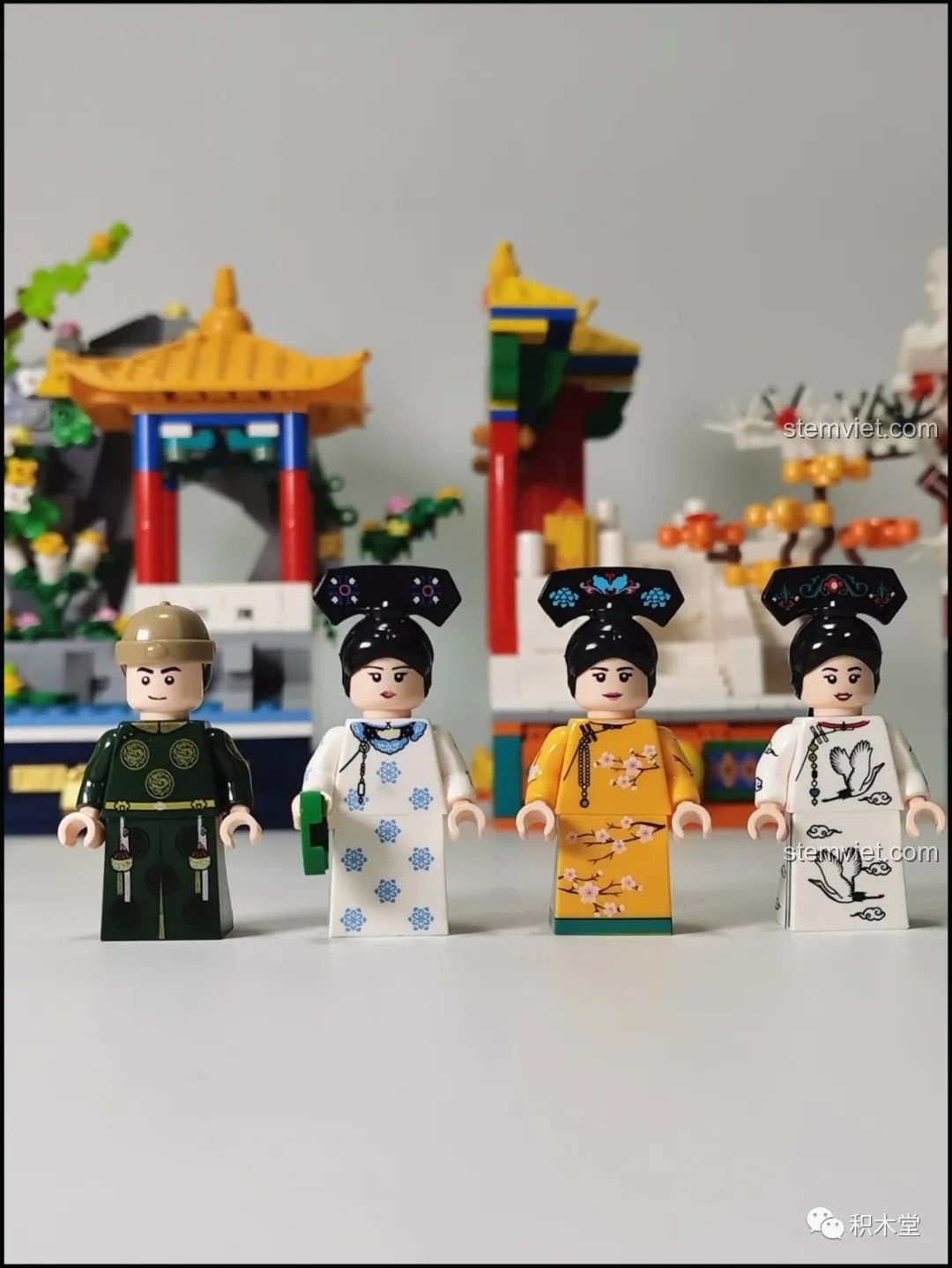 Bốn mô hình và bốn minifigure của bộ lắp ghép Wekki Vườn Thượng Uyển Bốn Mùa