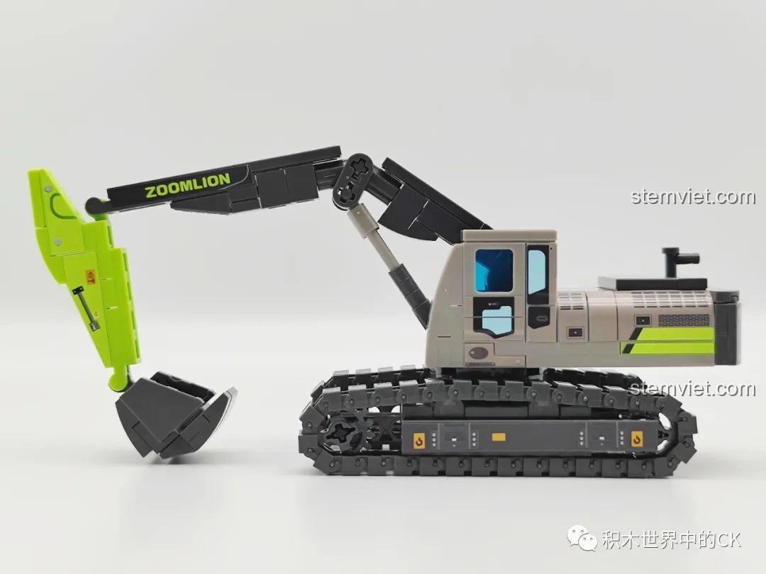 Cabin mô hình xe xúc đất SEMBO 705103 Zoomlion với cửa sổ trong suốt, chi tiết bảng điều khiển, tăng tính tương tác cho trẻ.