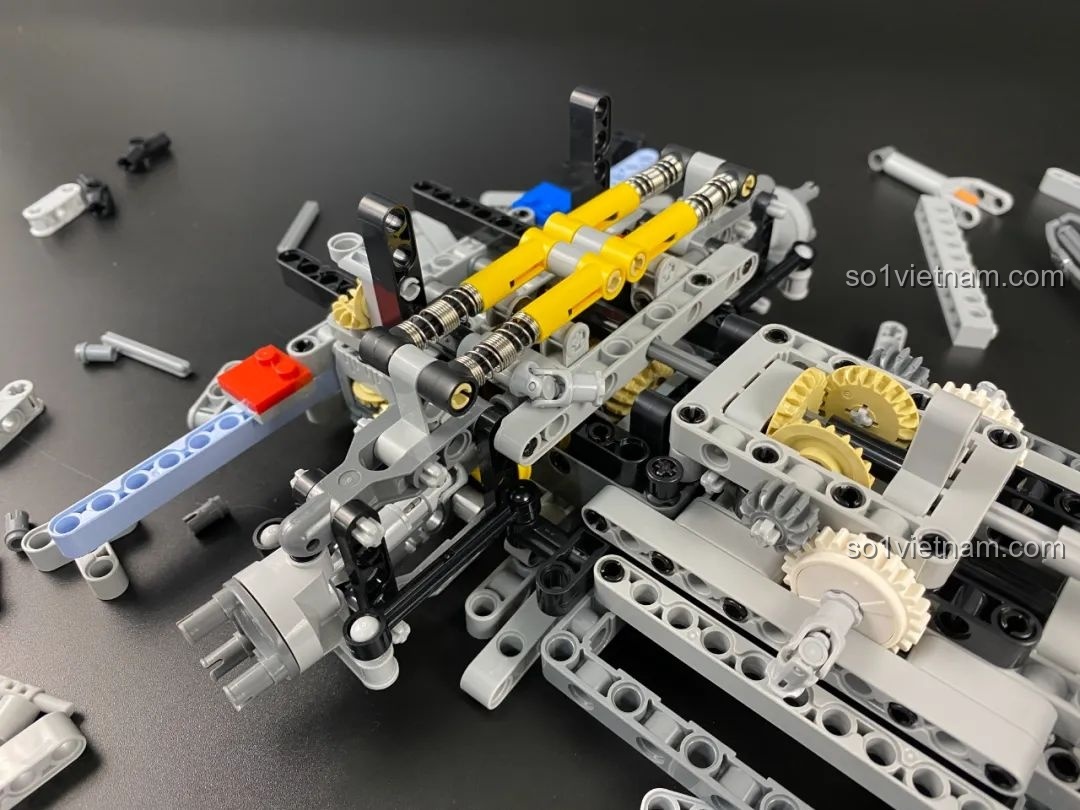 Các bước lắp ráp cửa xe chi tiết của bộ lắp ráp xe HiPhi Z Pixel Sci-Fi Car Model của Pantasy