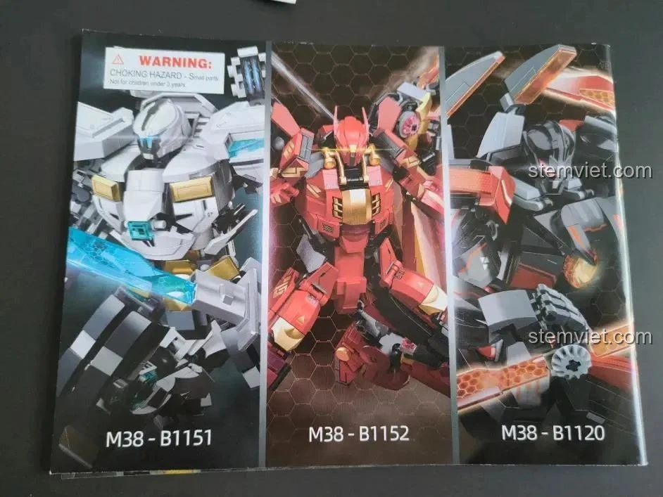 Các mẫu robot khác cùng series M38 của Sluban, bao gồm M38-B1151, M38-B1152 và M38-B1120.
