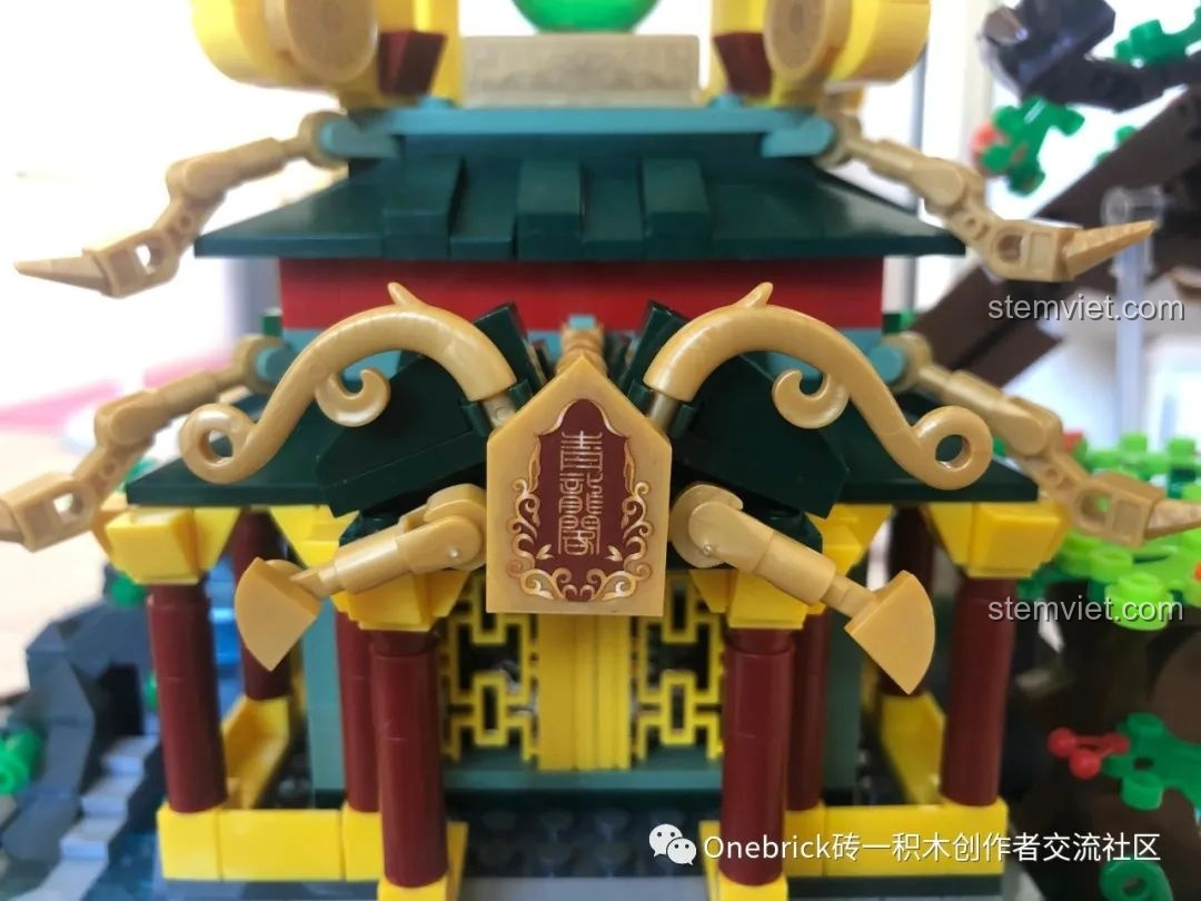 Các mô hình khác trong series Tiên Các Thánh Trúc của Sluban, bao gồm Vân Tiêu Bảo Điện, Quảng Hàn, Bồng Lai và Thanh Long Các.