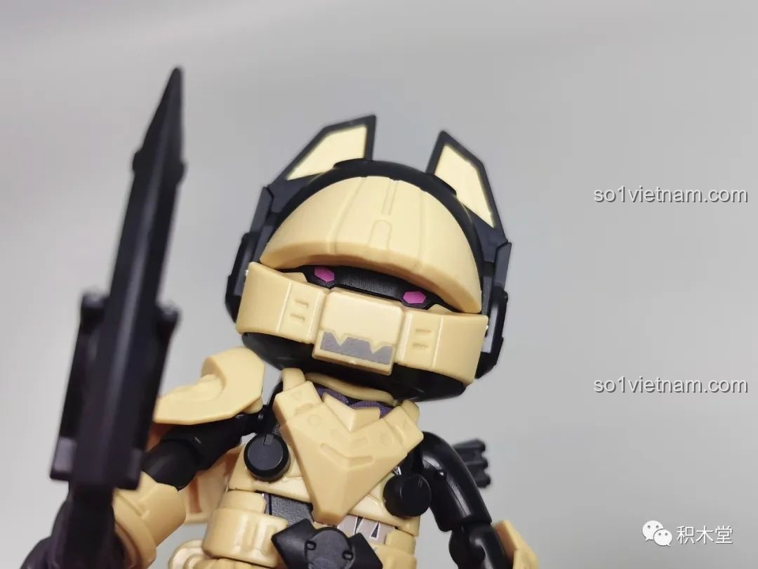 Các nhân vật Anh Hùng Vô Hạn trên đế trưng bày