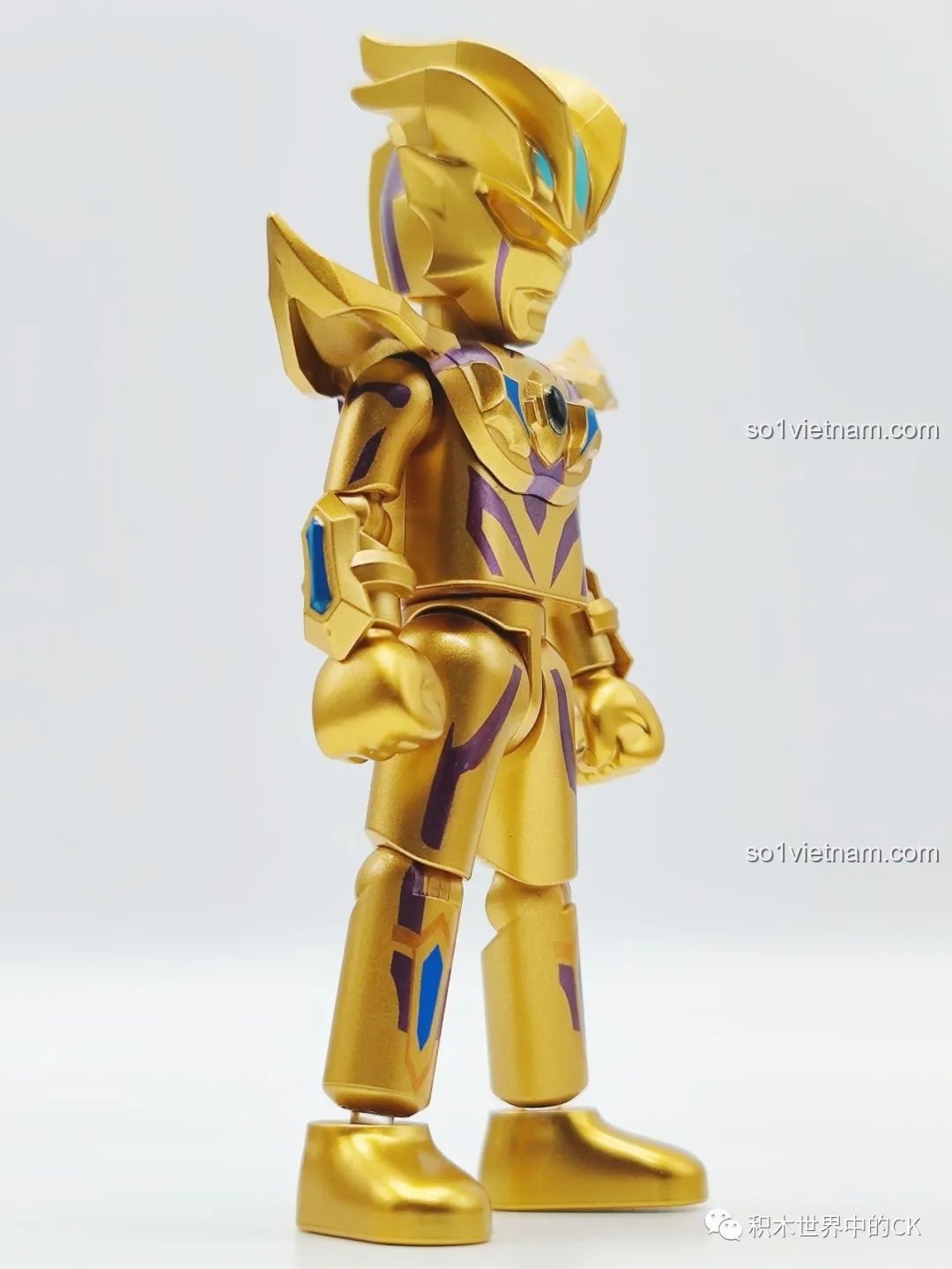 Các nhân vật Ultraman với áo choàng trong Bộ Sưu Tập Ultraman 2023.