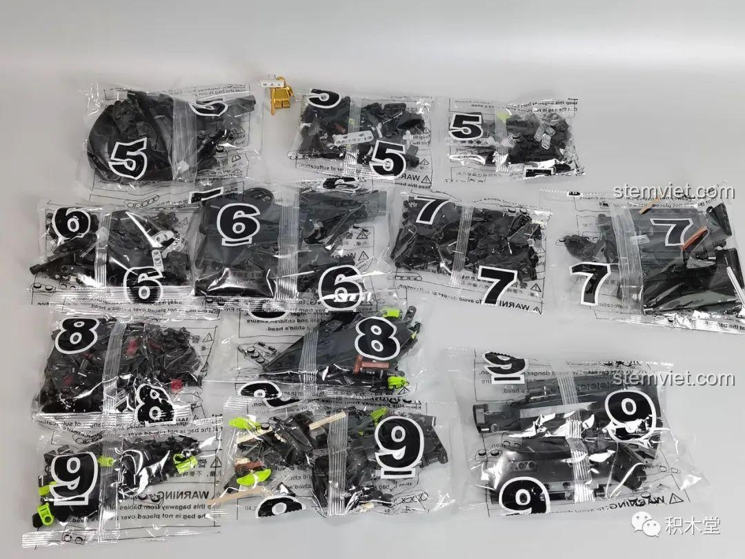 Các túi chi tiết từ 5 đến 9 của bộ đồ chơi mô hình Xe wagon Audi RS6 5023, cho thấy số lượng chi tiết lớn.