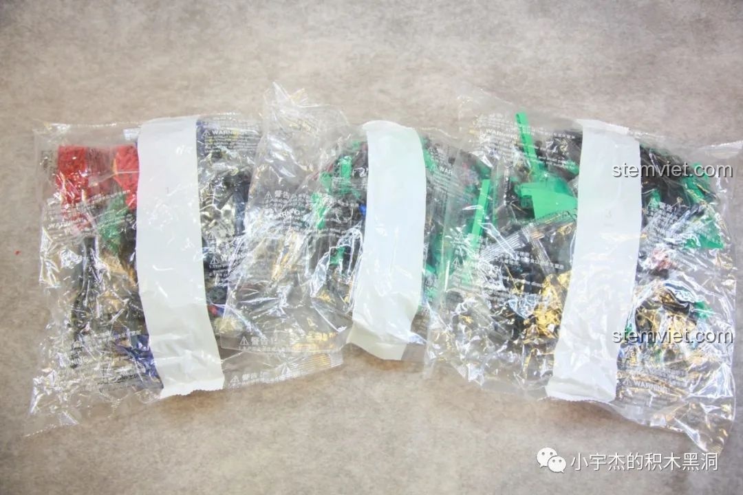 Ba túi chi tiết chính của bộ lắp ráp Xe Đua BMW MINI Độ Giáp Xanh Phong Cách Graffiti 10505.