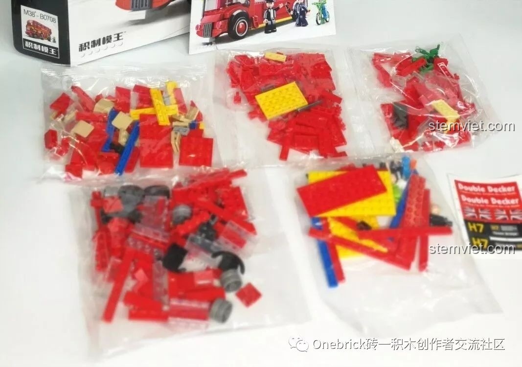 Các túi đựng chi tiết lắp ráp xe buýt đỏ hai tầng London Sluban.