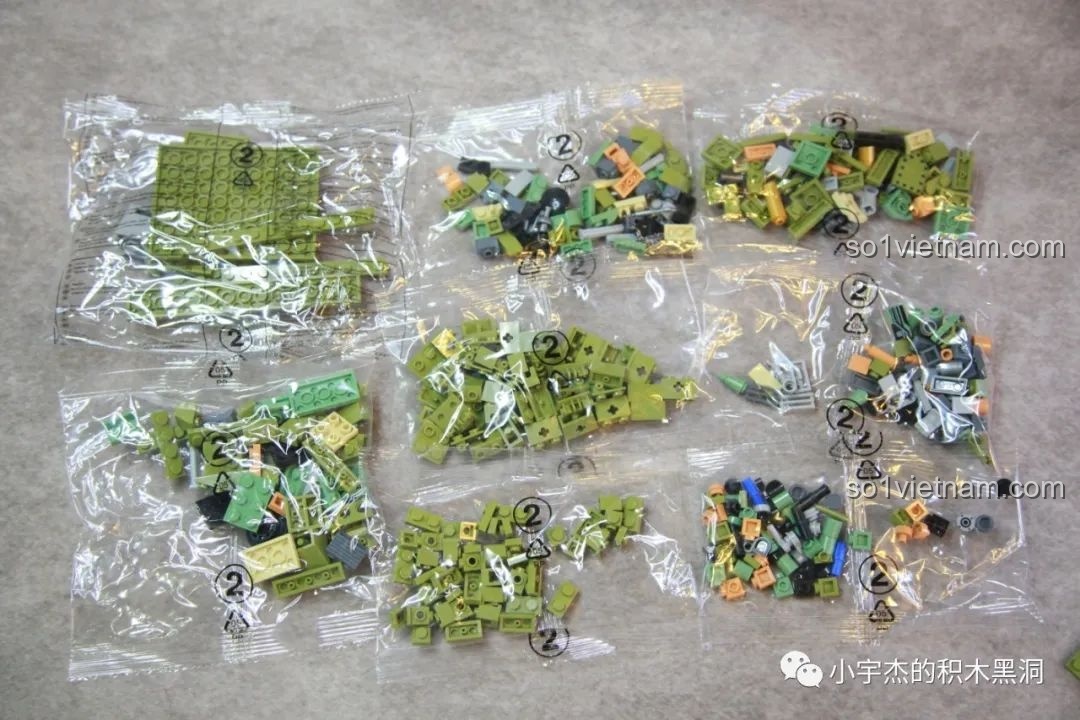 Các túi gạch được đánh số 2 của bộ Panlos Brick 628010 cho giai đoạn lắp ráp tiếp theo.