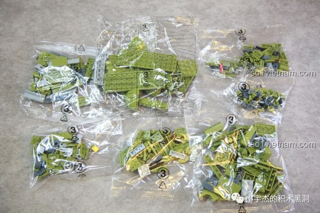 Các túi gạch được đánh số 3 của bộ Panlos Brick 628010, chuẩn bị cho việc lắp ráp nòng pháo.