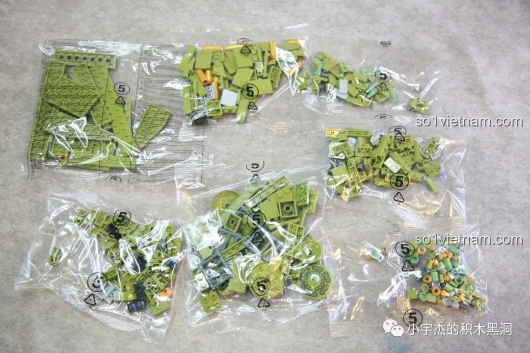 Các túi gạch được đánh số 5 của bộ Panlos Brick 628010, dùng để hoàn thiện nội thất.