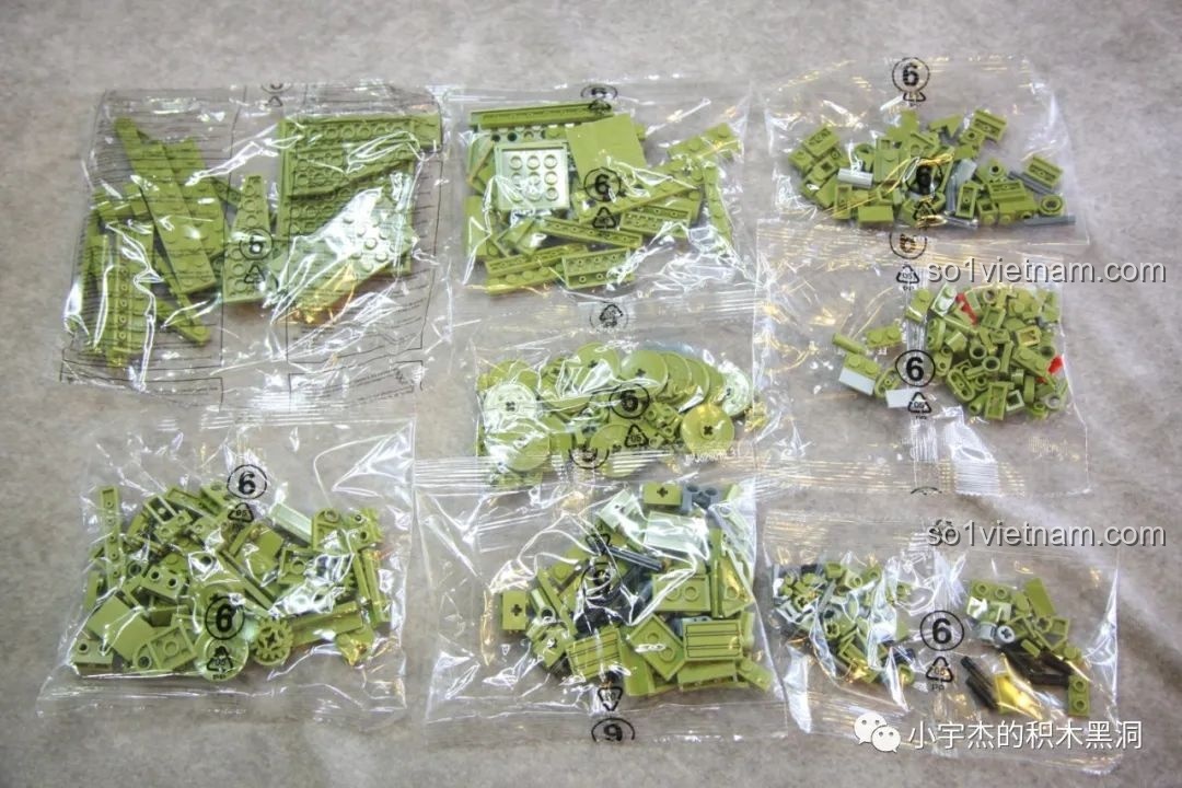 Các túi gạch được đánh số 6 của bộ Panlos Brick 628010, dùng để lắp ráp các chi tiết giáp ngoài.