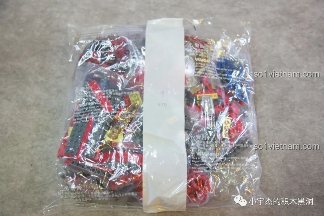 Các túi linh kiện của KBOX V5004 Hulkbuster MK44 được phân loại theo bước 1.