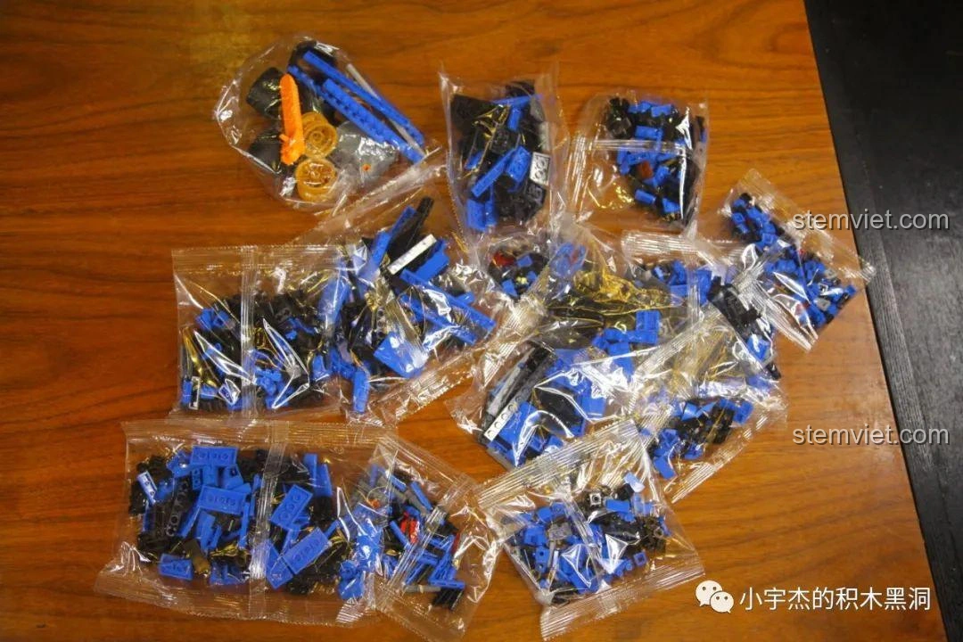 Các túi mảnh ghép chưa được phân loại theo số của bộ lắp ráp Jia Zhi 8408.