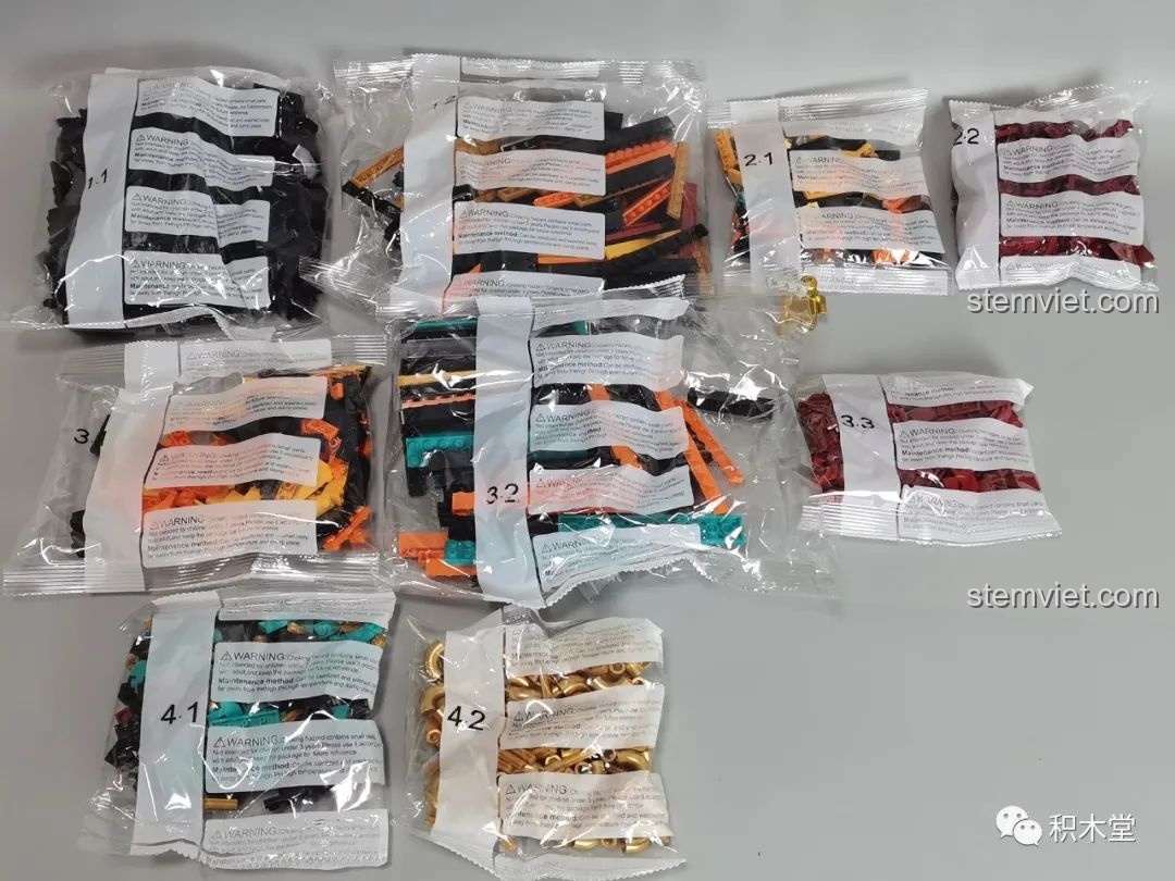 Các túi mảnh ghép được phân loại theo từng bước trong bộ lắp ghép Song Đao Nichirin của Âm Trụ Uzui Tengen 1507.