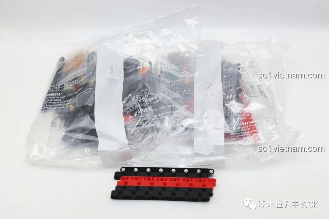 Các túi mảnh ghép của bộ lắp ráp JIESTAR 58005 được phân loại cẩn thận, sẵn sàng cho quá trình lắp ráp.