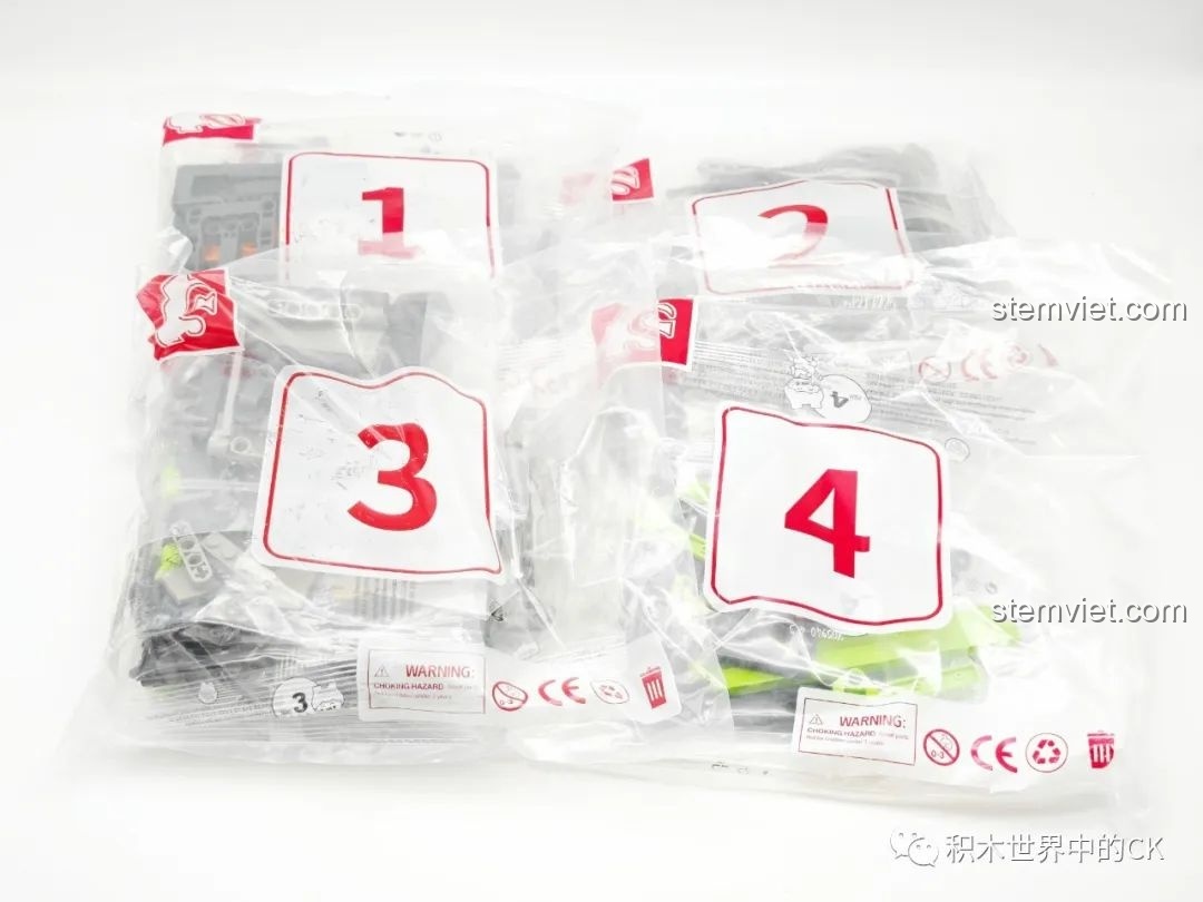 Các túi chi tiết được đánh số thứ tự của bộ xếp hình SEMBO 5940, giúp quá trình lắp ráp khoa học và dễ dàng hơn.