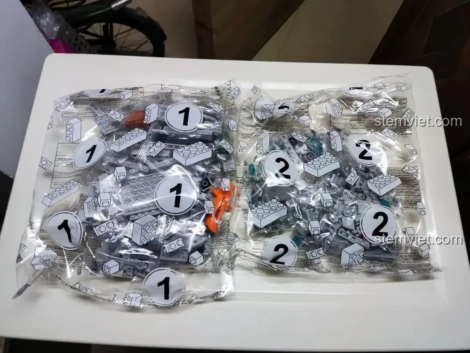 Các túi mảnh ghép số 1 và 2 của bộ WOMA C0898. Cảm nhận chất lượng các mảnh ghép khi review.