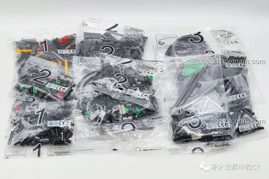 Các túi mảnh ghép của bộ lắp ráp Xe mô tô Kawasaki Ninja H2R QJ 5183 được đánh số thứ tự rõ ràng.