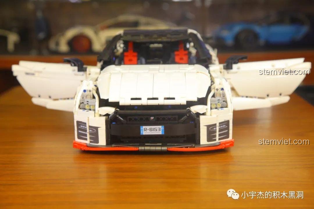 Mô hình Nissan GTR CaDA 8882 nhìn từ trên xuống với cửa mở, đồ chơi lắp ráp siêu xe GTR