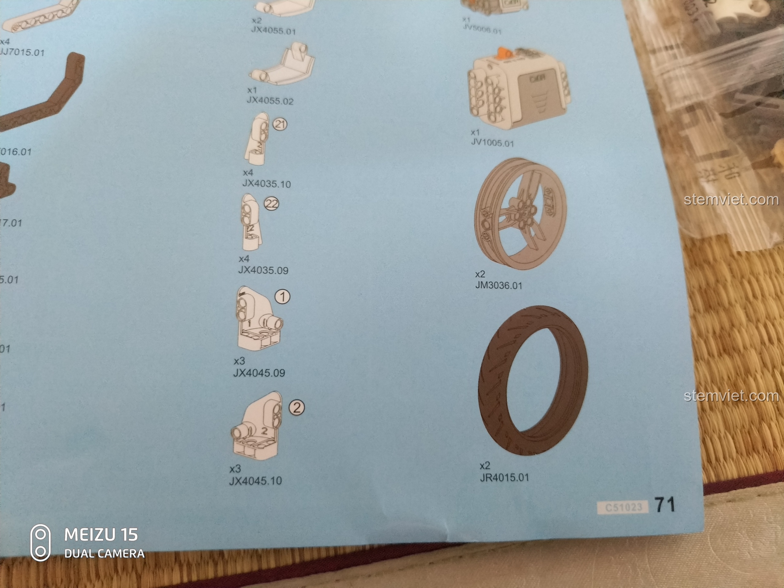 Mô hình xe cảnh sát BMW C51023 của CaDA.