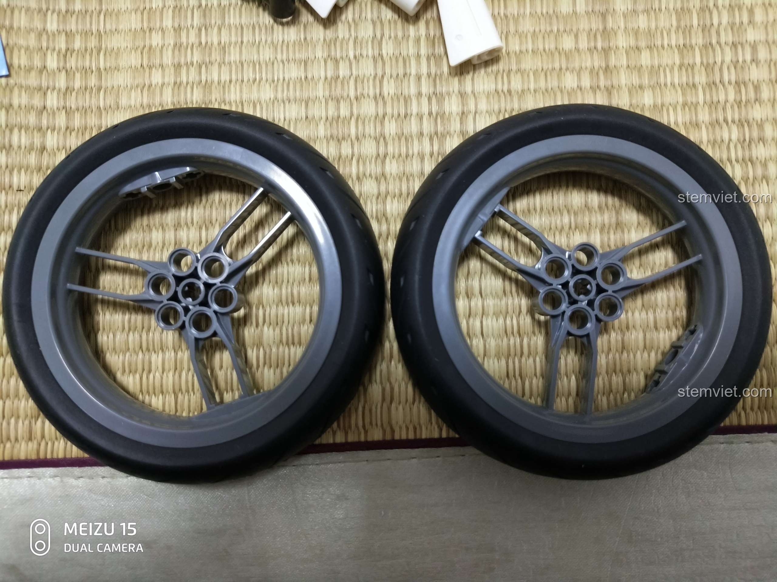 Lắp ráp phần đầu xe cảnh sát BMW C51023 của CaDA.