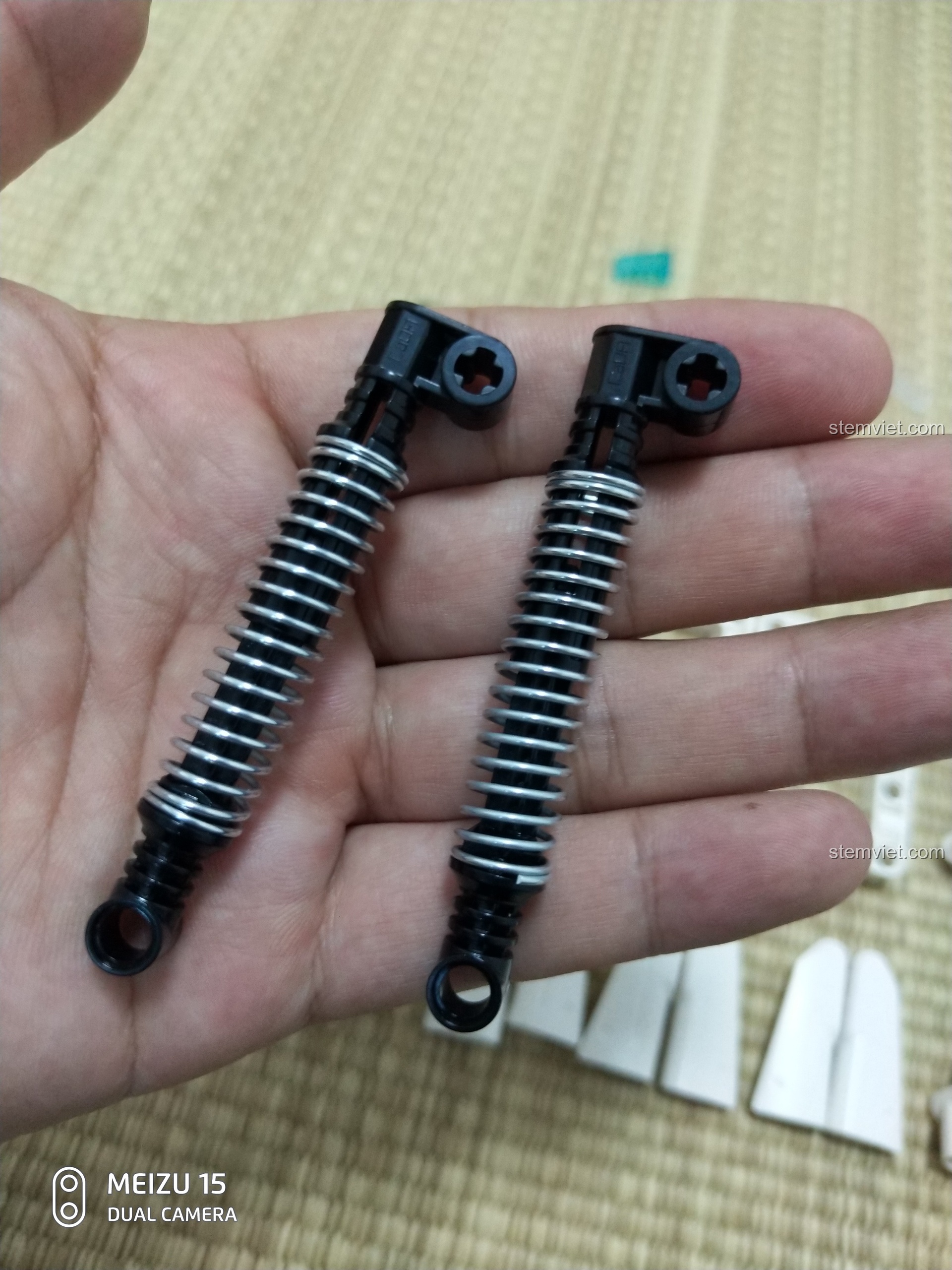 Bộ sticker của bộ lắp ráp CaDA C51023 BMW Police Motorcycle.