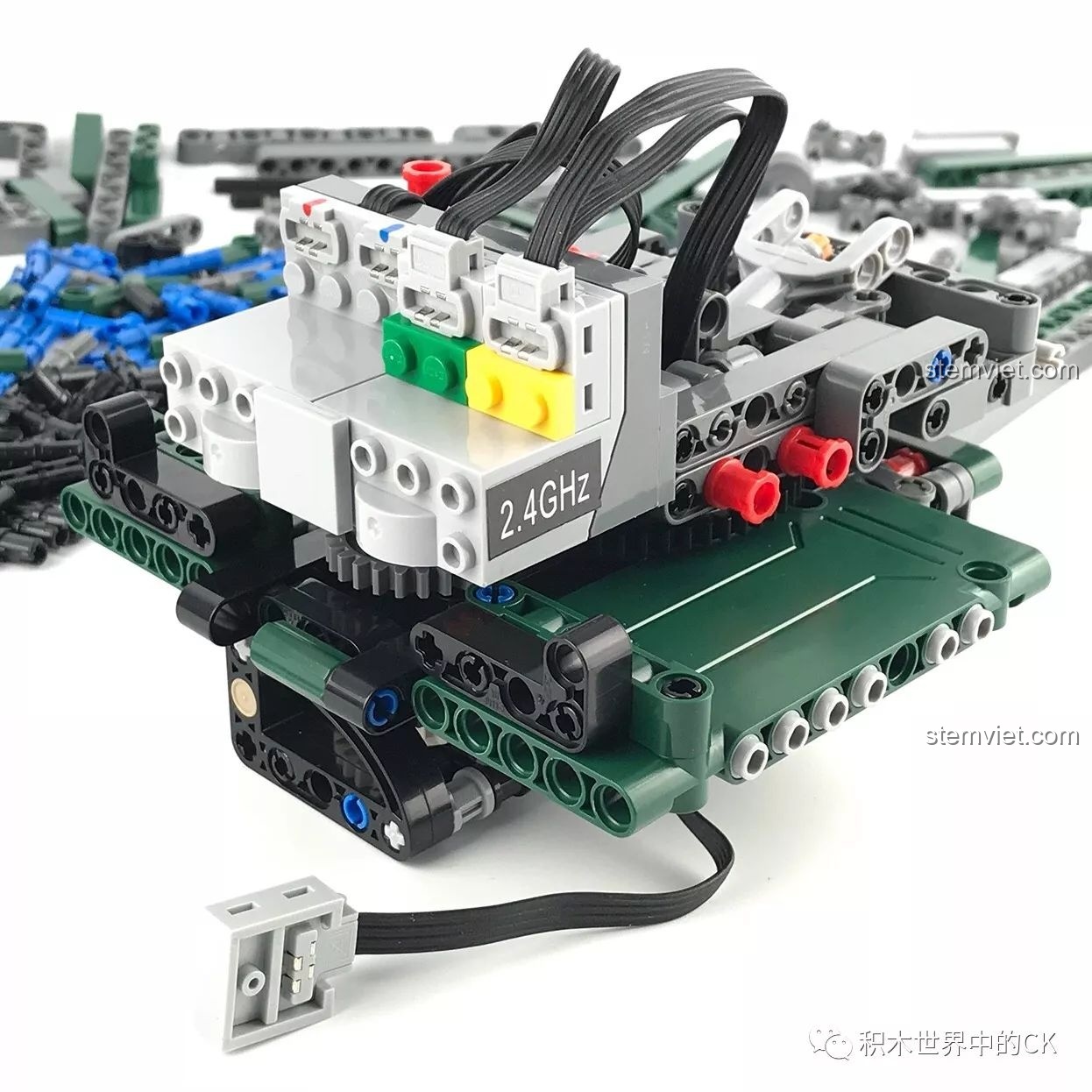 Cận cảnh các chi tiết của CaDA C61002 BM-21 Combat Vehicle ở chế độ A.