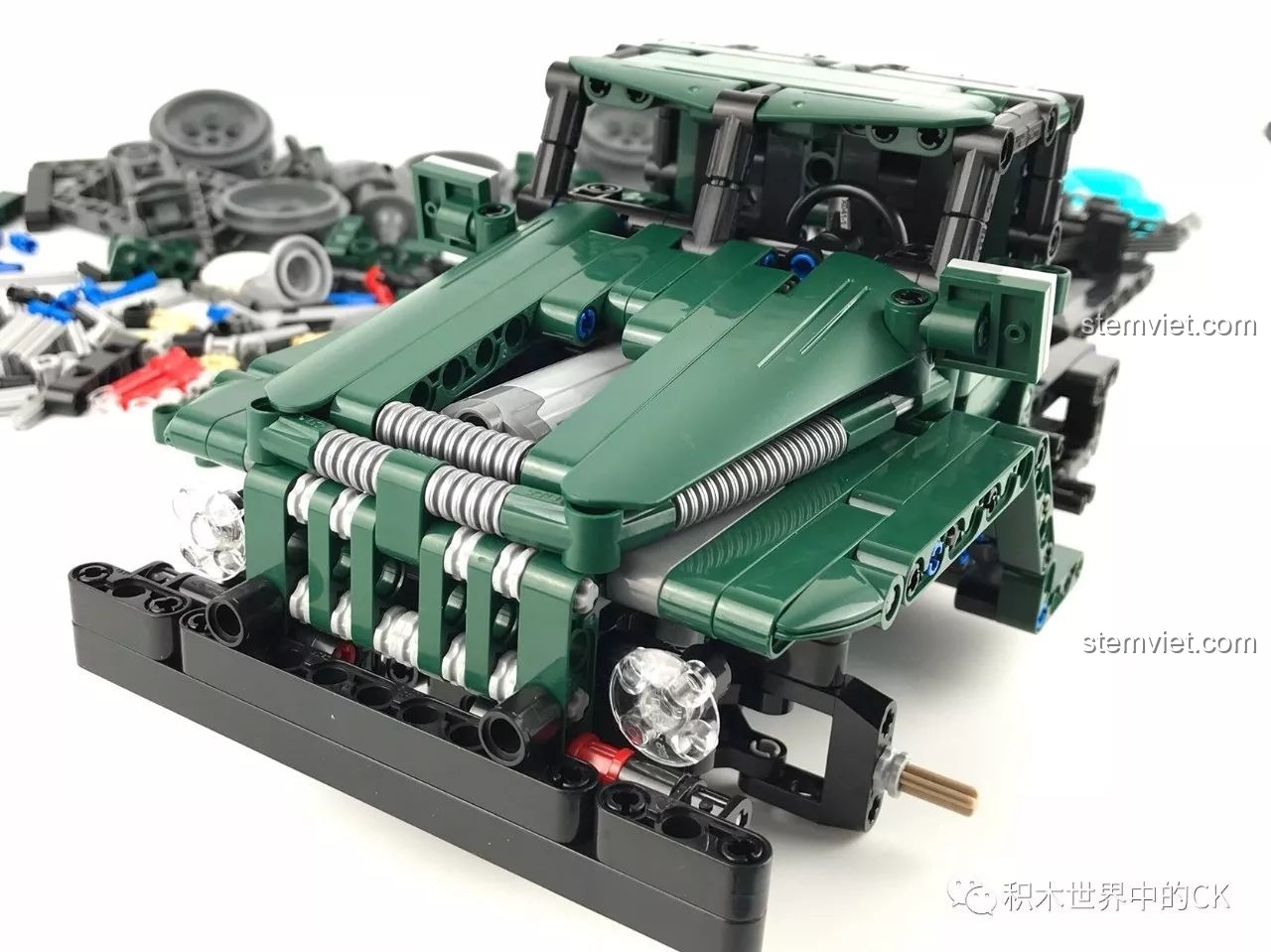 Lắp ráp phần đầu xe của CaDA C61002 BM-21 Combat Vehicle.