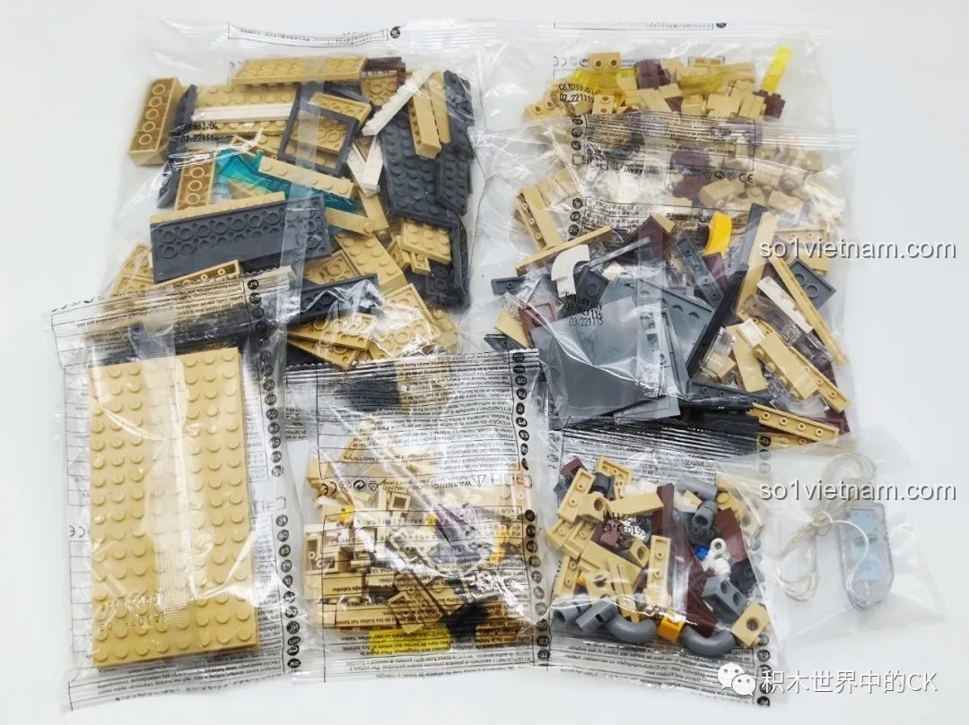 Các túi mảnh ghép được phân loại trong bộ CaDA C61033 Fujiwara Tofu Shop