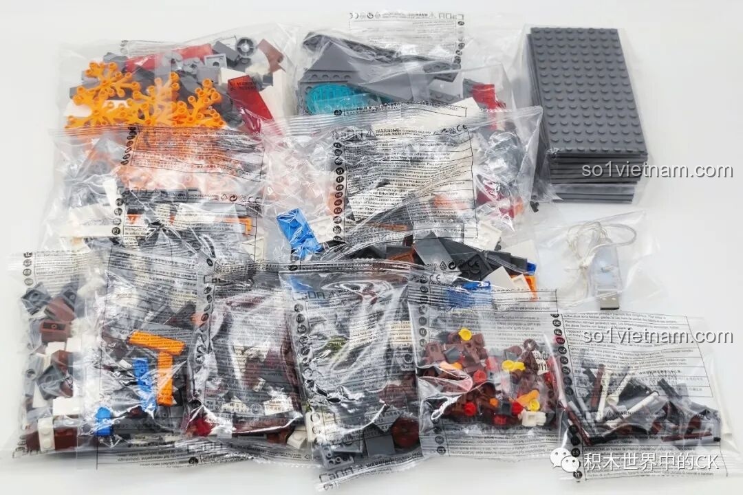 Bên trong hộp CaDA C61034 Nakayama-dō 峠の釜めし với hình ảnh nhân vật