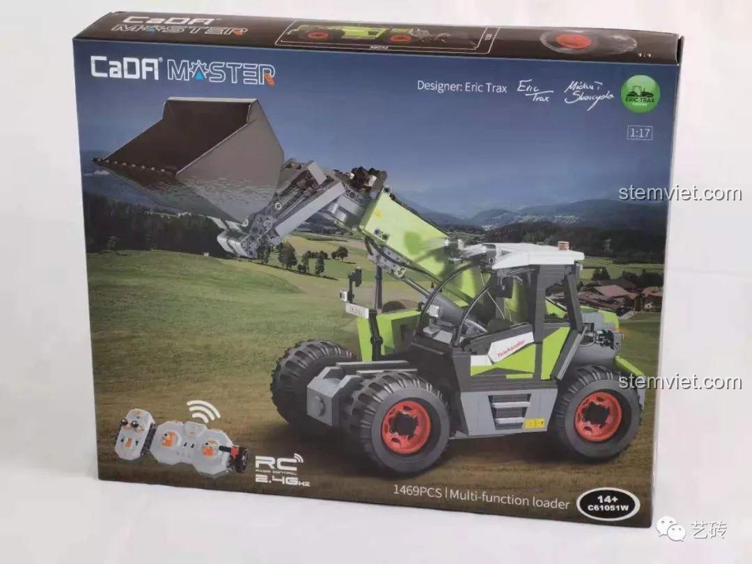 Hộp sản phẩm đồ chơi mô hình CaDA C61051, hiển thị hình ảnh Xe Nâng Gắp Đa Năng, bộ điều khiển RC và thông tin 1469 chi tiết.