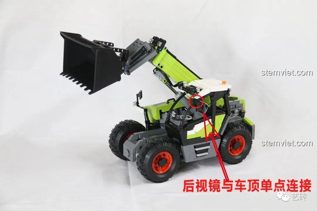 Một chi tiết lỗi thiết kế của bộ CaDA C61051, gương chiếu hậu và nóc xe được kết nối một điểm, dễ rơi.