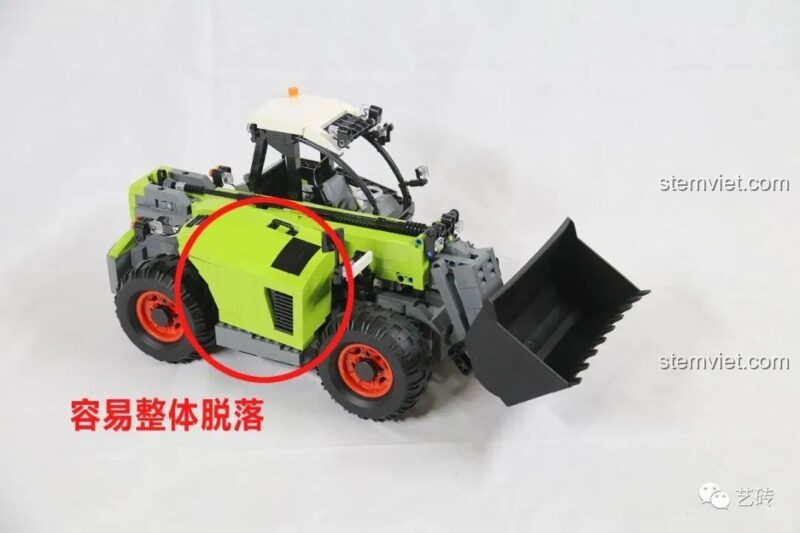 Phần thân sau của xe nâng CaDA C61051 dễ bị bung ra do kết nối yếu.