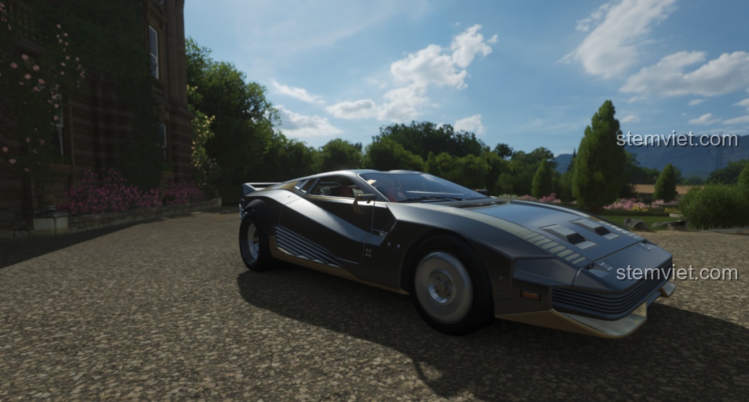 Chiếc xe CaDA C63001 Cyber Turbo-V Cyber Night đã hoàn thiện, nhìn từ góc nghiêng.