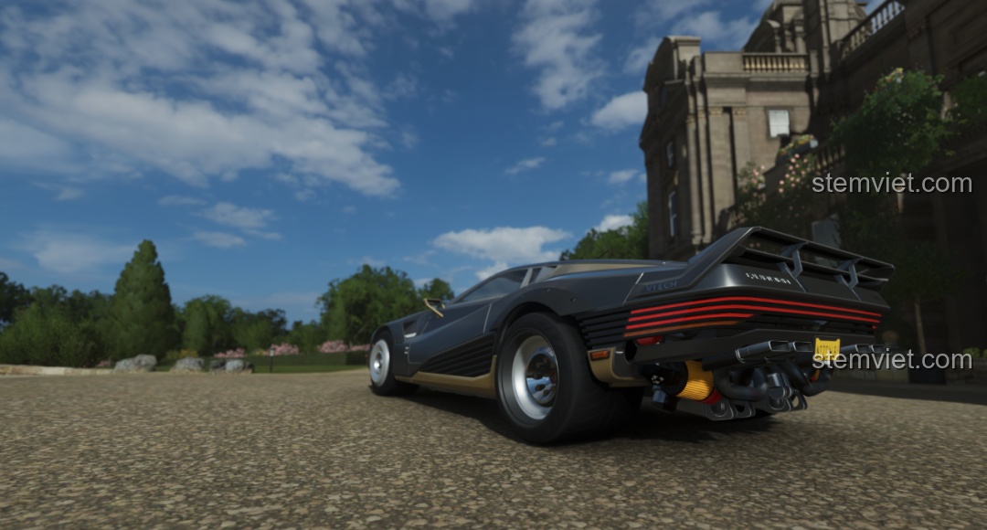 Chiếc xe CaDA C63001 Cyber Turbo-V Cyber Night đã hoàn thiện, nhìn từ phía sau.