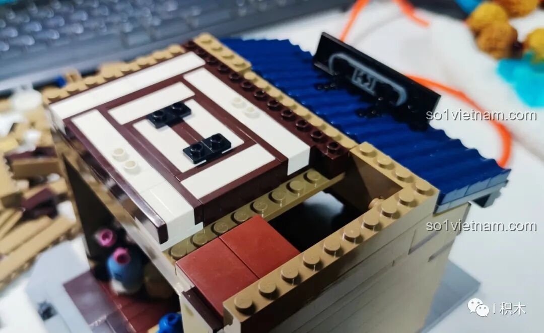 Mô hình CaDA C66010 Hòa Phong Trà Ẩm đã hoàn thiện, nhìn từ bên phải