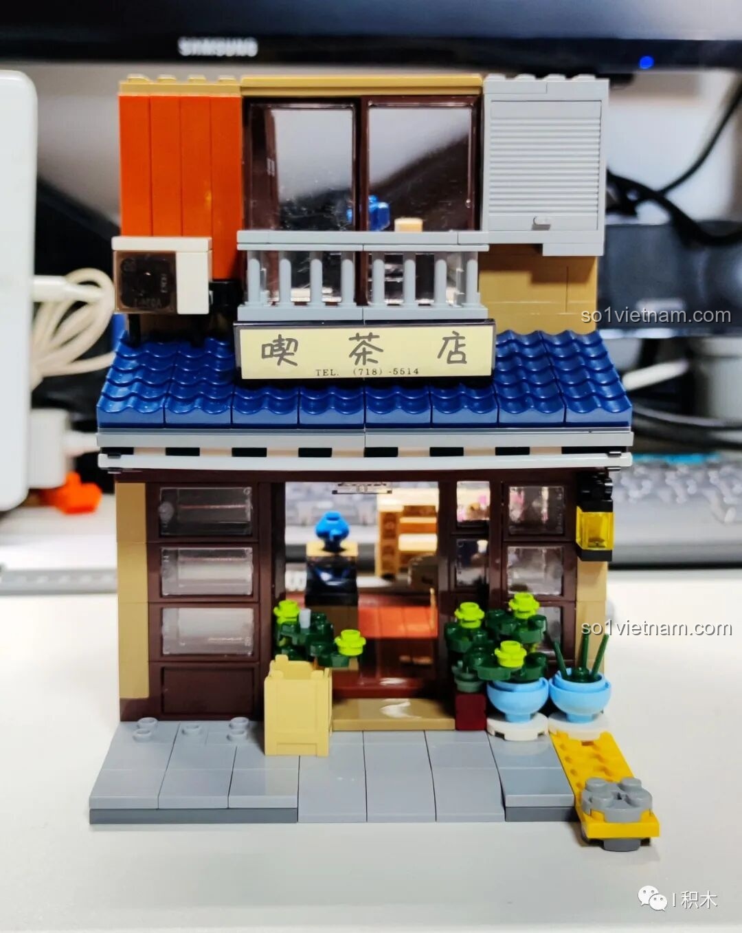 Chi tiết bàn trà và ấm chén trên tầng 2 của mô hình CaDA C66010