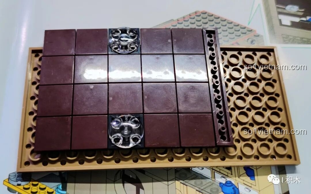 Chi tiết cửa sổ tròn trên mặt bên của mô hình CaDA C66010