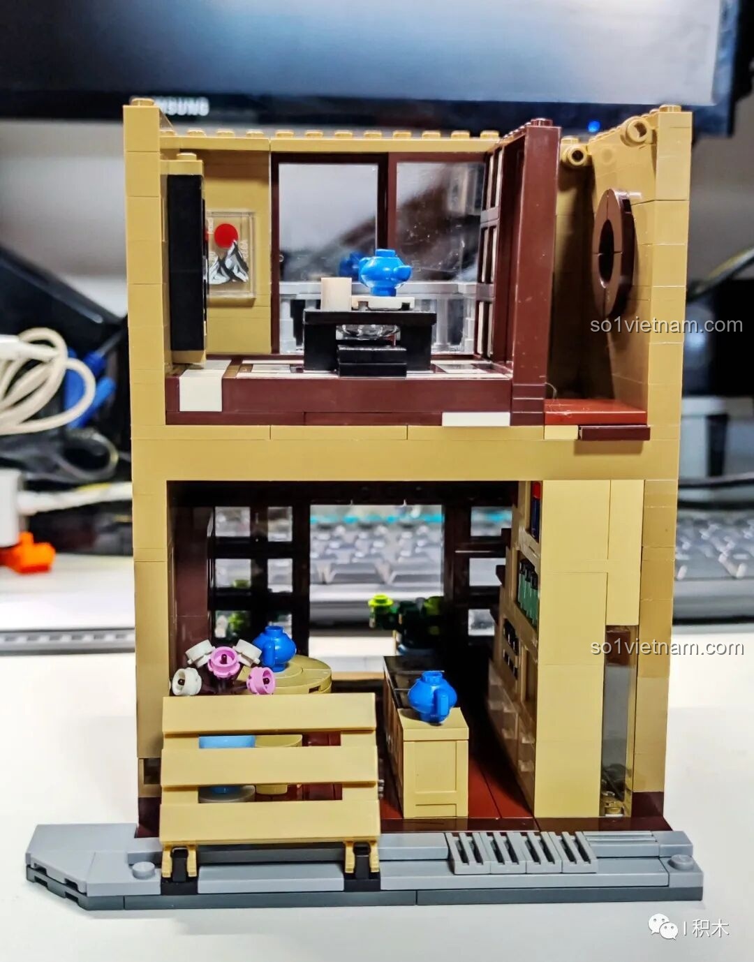 Chi tiết tranh treo tường trên tầng 2 của mô hình CaDA C66010