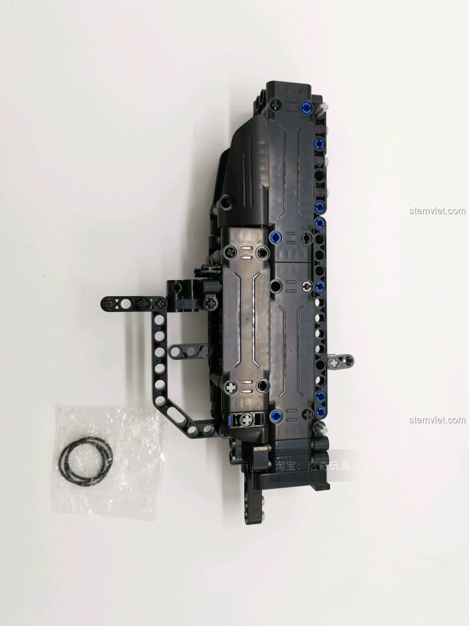 Đồ chơi mô hình Súng UZI CaDA C81008, có tính năng bắn đạn nhựa, mang lại trải nghiệm chơi sống động.